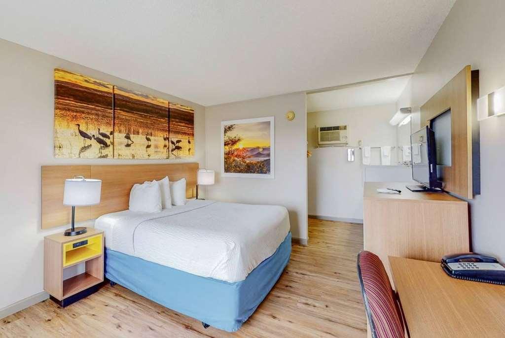 Days Inn By Wyndham Socorro Bilik gambar